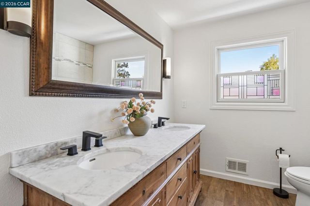 49 Corliss Dr, Moraga, CA 94556