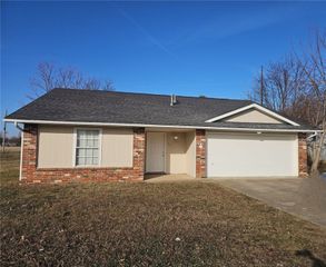 405 E Mimosa, Rogers, AR 72756