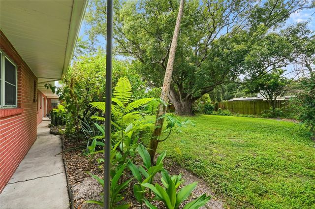 1475 S LAKE HOWARD DRIVE, Winter Haven, FL 33880