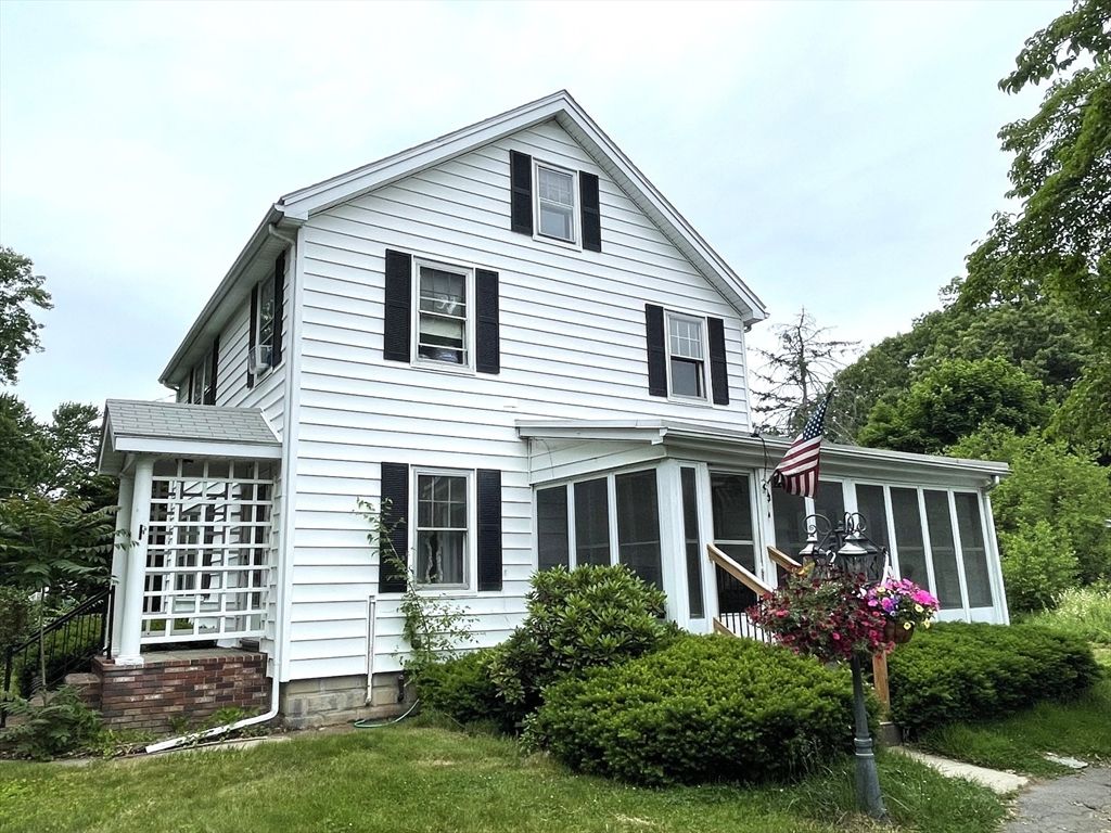 3 Lowell St, Burlington, MA 01803