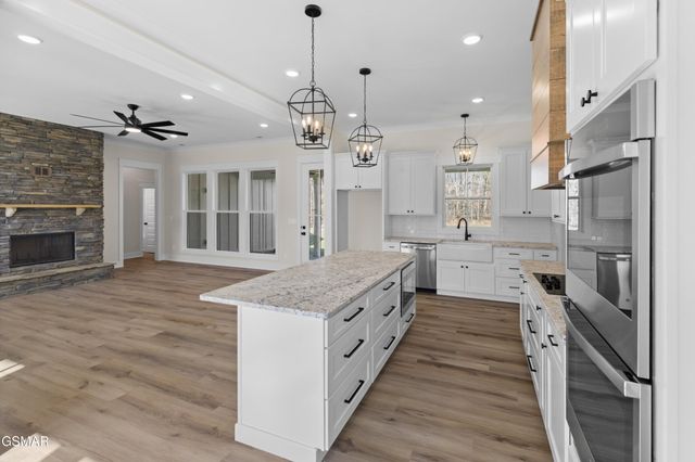 932 Bob O Drive, Dandridge, TN 37725
