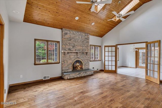 1306 Putnam Road, Rotterdam, NY 12306