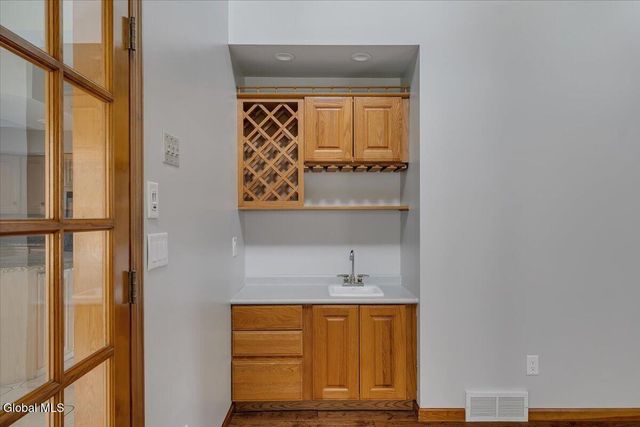 1306 Putnam Road, Rotterdam, NY 12306