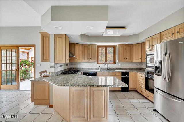 1306 Putnam Road, Rotterdam, NY 12306