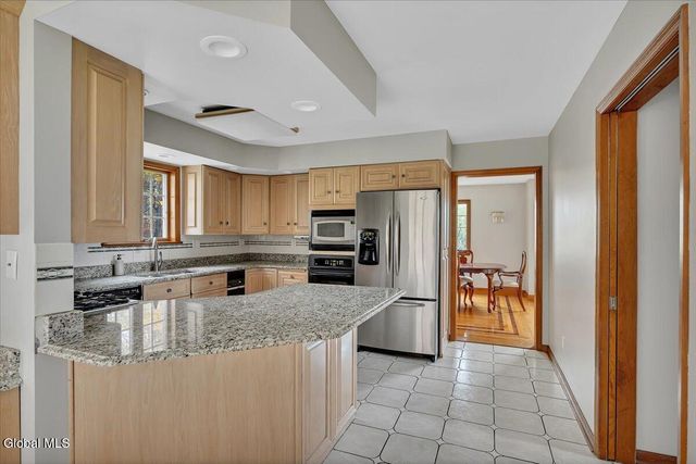 1306 Putnam Road, Rotterdam, NY 12306