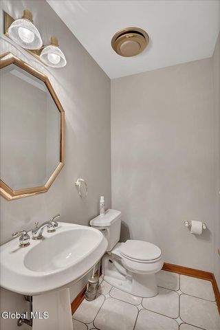 1306 Putnam Road, Rotterdam, NY 12306