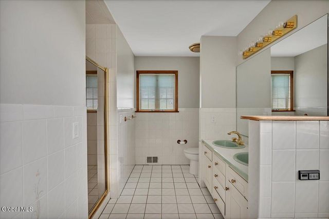 1306 Putnam Road, Rotterdam, NY 12306