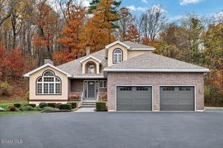 1306 Putnam Road, Rotterdam, NY 12306