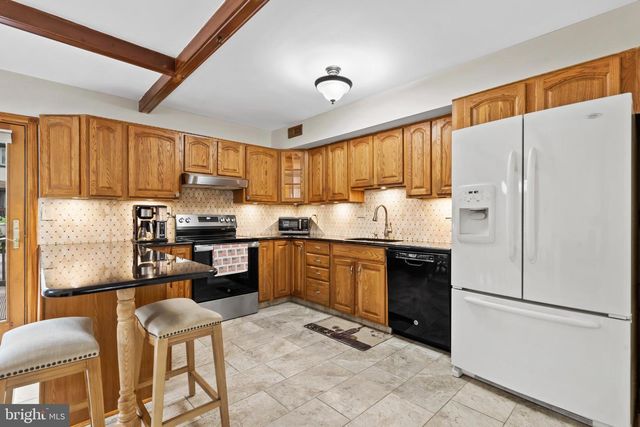 4104 BARNSTAPLE CT, Bensalem, PA 19020