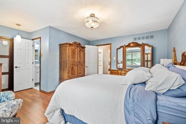 4104 BARNSTAPLE CT, Bensalem, PA 19020