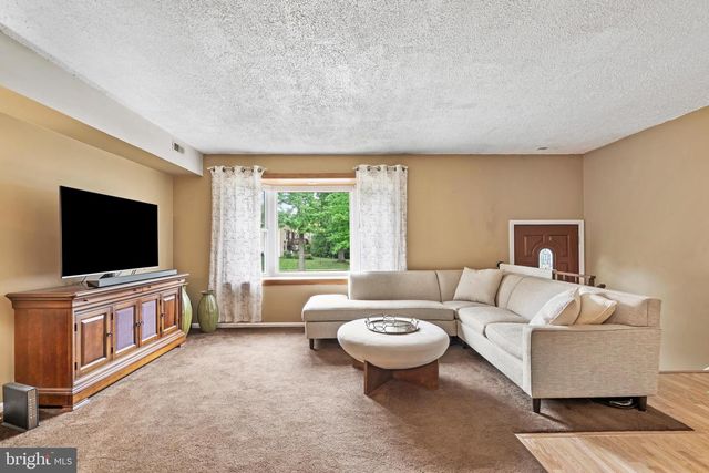 4104 BARNSTAPLE CT, Bensalem, PA 19020