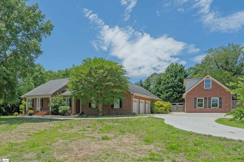 322 N Rutherford Road, Greer, SC 29651
