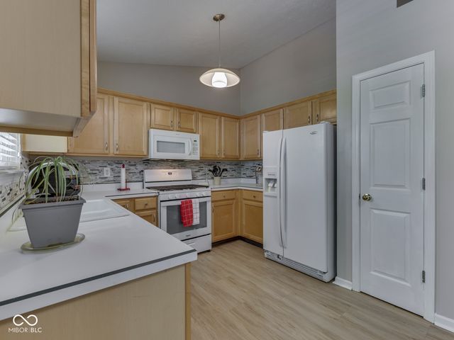 7828 Lofton Court, Indianapolis, IN 46239