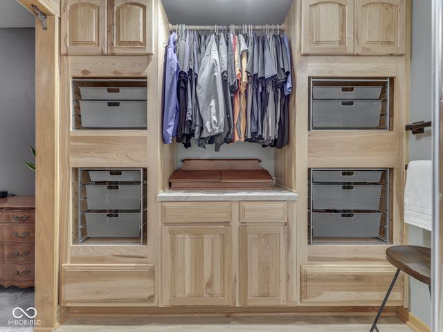 7828 Lofton Court, Indianapolis, IN 46239