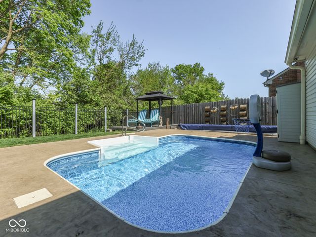 7828 Lofton Court, Indianapolis, IN 46239