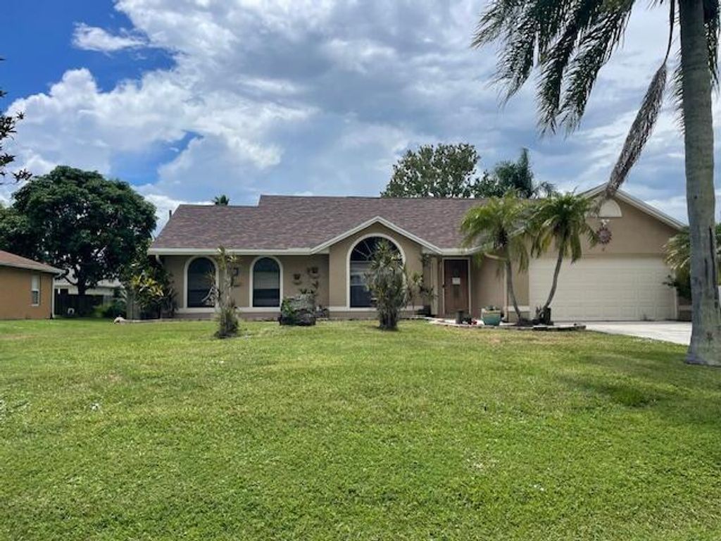 618 SE Streamlet Avenue, Port St Lucie, FL 34983