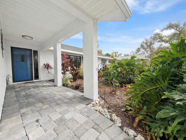 8425 CYPRESS LAKE CIRCLE, Sarasota, FL 34243