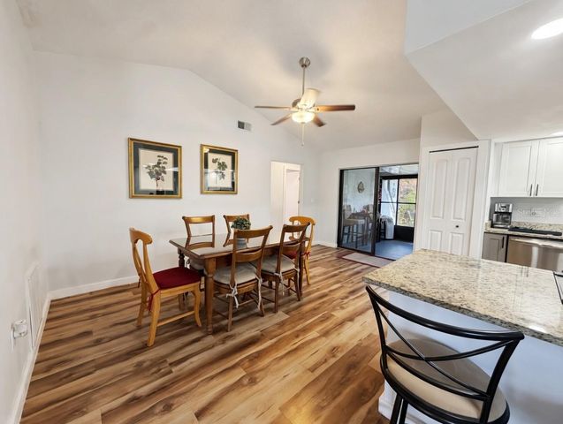 8425 CYPRESS LAKE CIRCLE, Sarasota, FL 34243