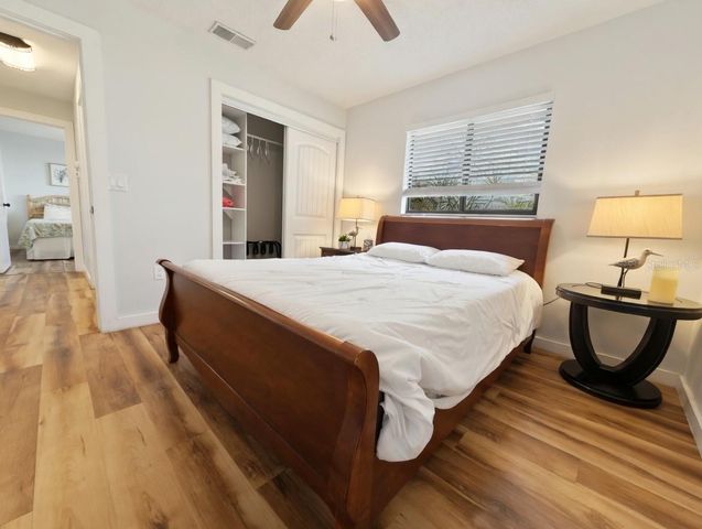 8425 CYPRESS LAKE CIRCLE, Sarasota, FL 34243