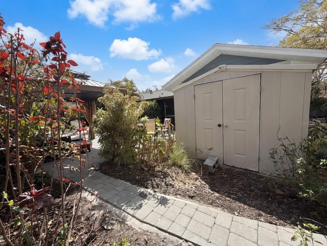 8425 CYPRESS LAKE CIRCLE, Sarasota, FL 34243