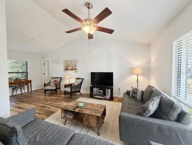 8425 CYPRESS LAKE CIRCLE, Sarasota, FL 34243