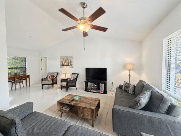 8425 CYPRESS LAKE CIRCLE, Sarasota, FL 34243