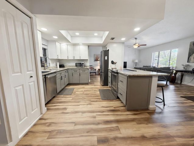 8425 CYPRESS LAKE CIRCLE, Sarasota, FL 34243