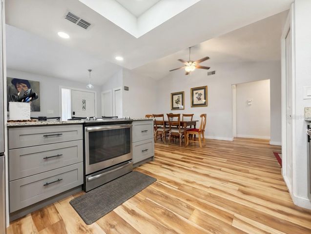 8425 CYPRESS LAKE CIRCLE, Sarasota, FL 34243