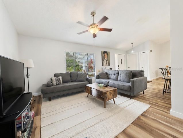 8425 CYPRESS LAKE CIRCLE, Sarasota, FL 34243