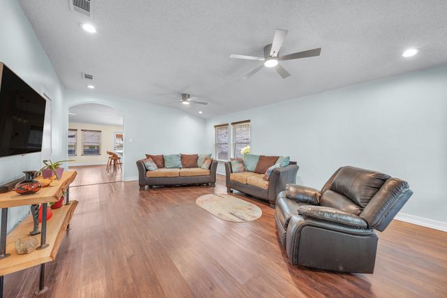 1014 Bainbridge Lane, Forney, TX 75126