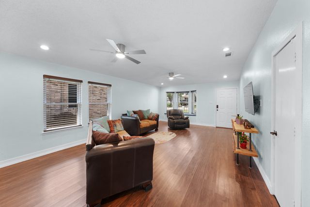 1014 Bainbridge Lane, Forney, TX 75126