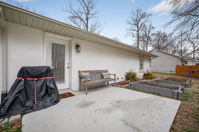 3433 Middleford Dr, Cookeville, TN 38506