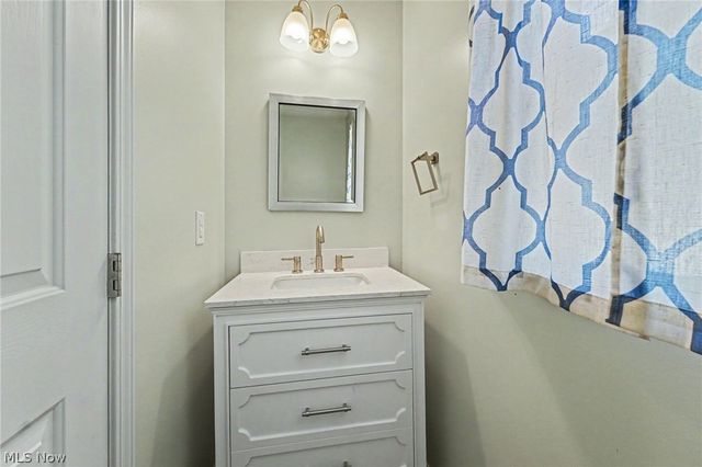 1023 Coopers Run, Amherst, OH 44001