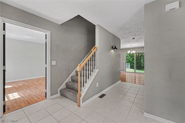 1023 Coopers Run, Amherst, OH 44001