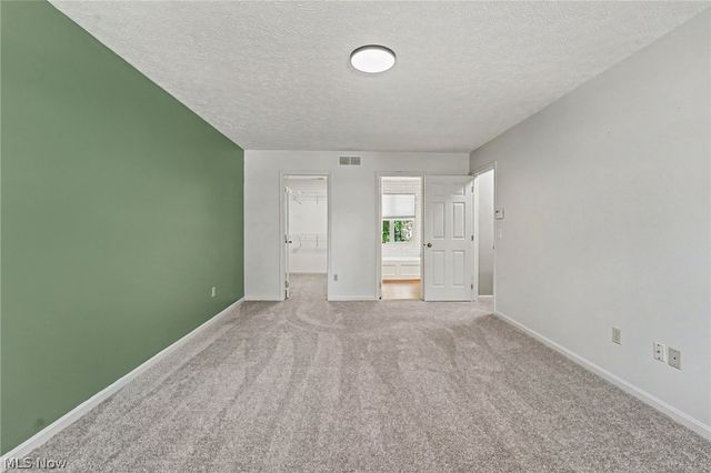 1023 Coopers Run, Amherst, OH 44001
