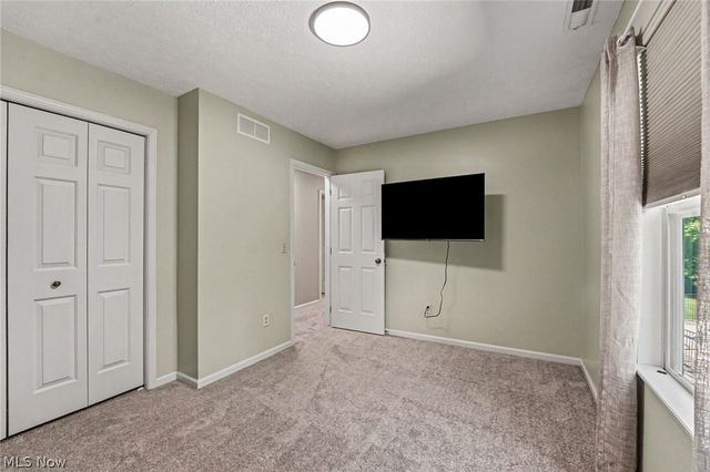 1023 Coopers Run, Amherst, OH 44001