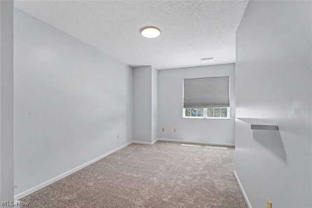 1023 Coopers Run, Amherst, OH 44001