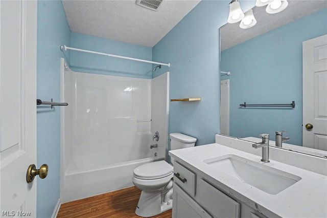 1023 Coopers Run, Amherst, OH 44001
