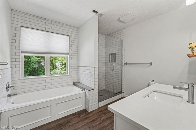 1023 Coopers Run, Amherst, OH 44001