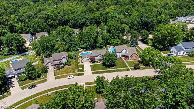 1023 Coopers Run, Amherst, OH 44001