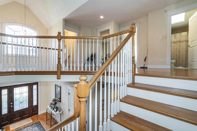 9322 S 83rd Court, Hickory Hills, IL 60457