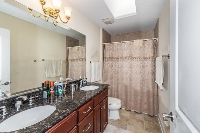 9322 S 83rd Court, Hickory Hills, IL 60457