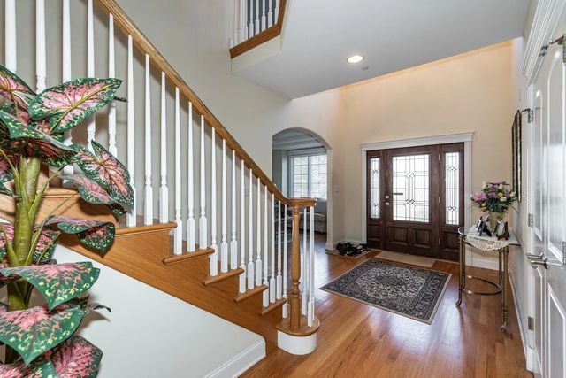 9322 S 83rd Court, Hickory Hills, IL 60457