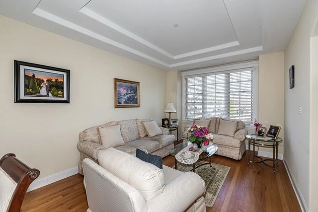 9322 S 83rd Court, Hickory Hills, IL 60457