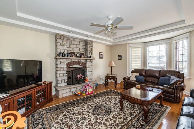 9322 S 83rd Court, Hickory Hills, IL 60457