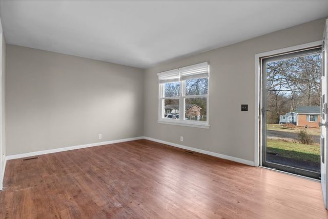 105 Mae Cir, Dickson, TN 37055