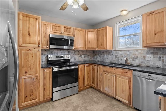 105 Mae Cir, Dickson, TN 37055