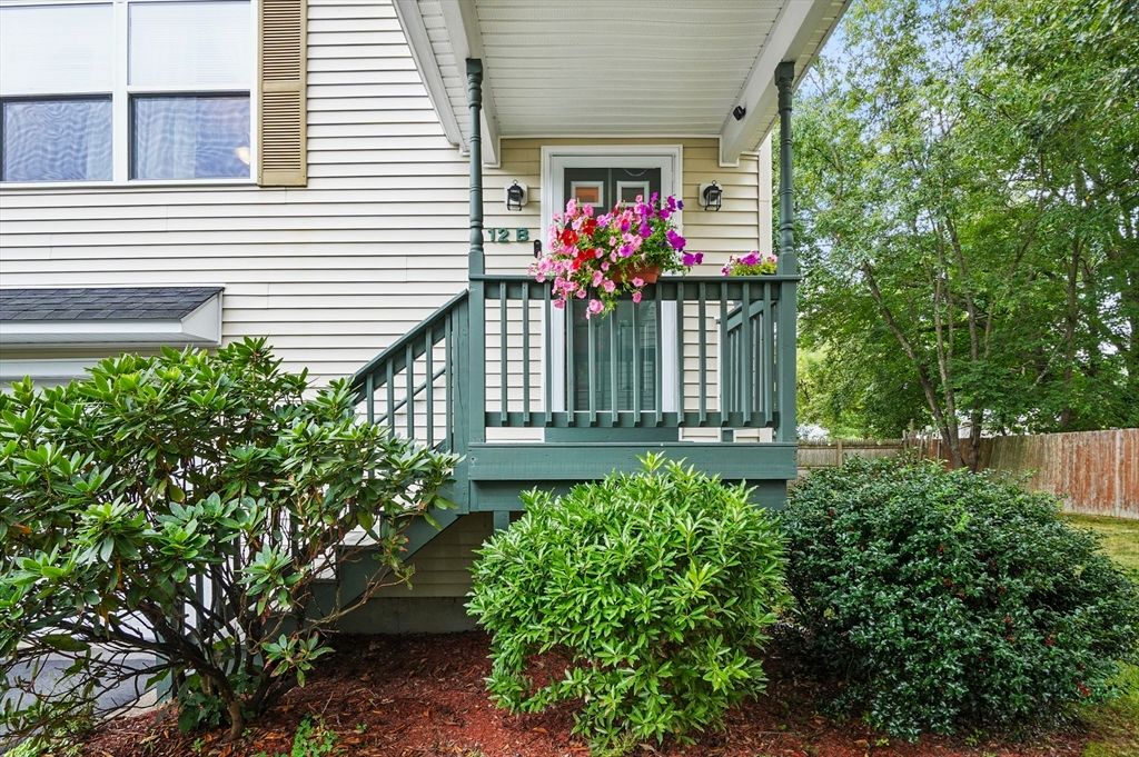 12 West Avenue B, Webster, MA 01570