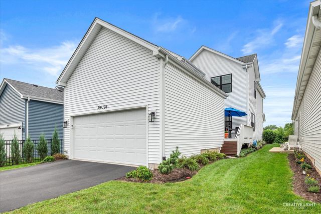 39W194 Water Way, Geneva, IL 60134