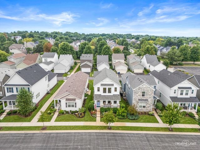 39W194 Water Way, Geneva, IL 60134